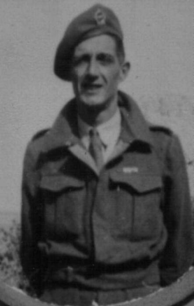 Ben Jooste 03. In Uniform